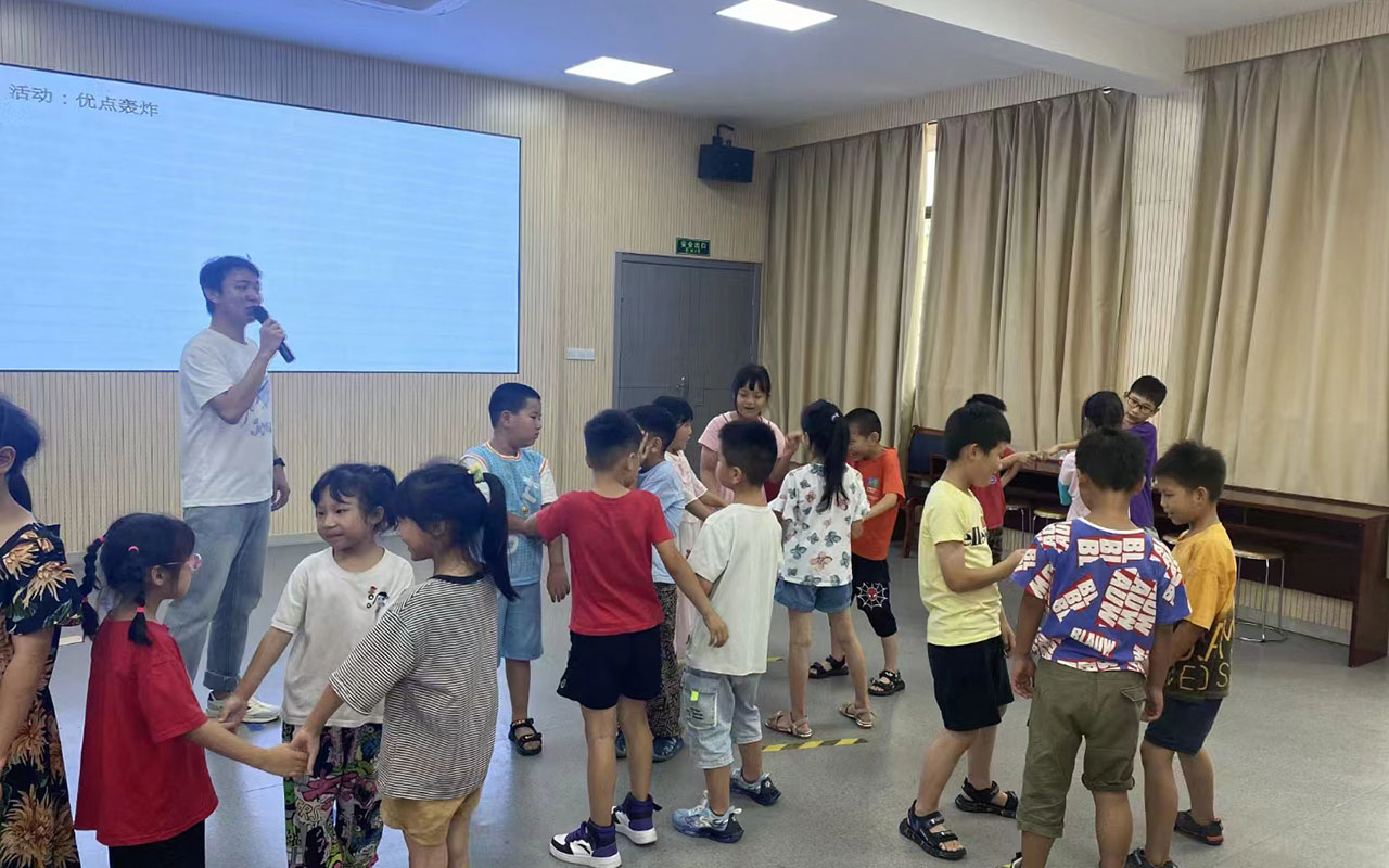 凌源龙观乡中心学校